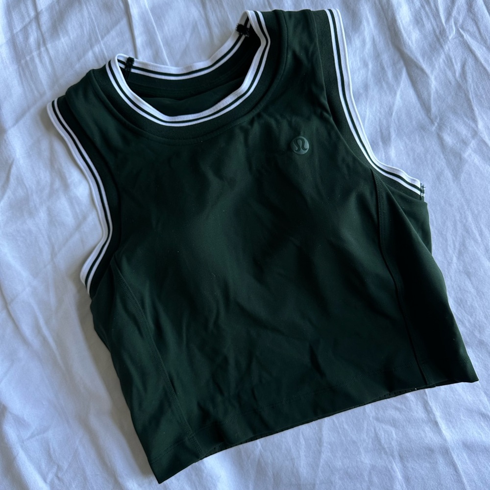 Lululemon varsity scoop-neck cropped tennis tank top *medium support, B/C cup